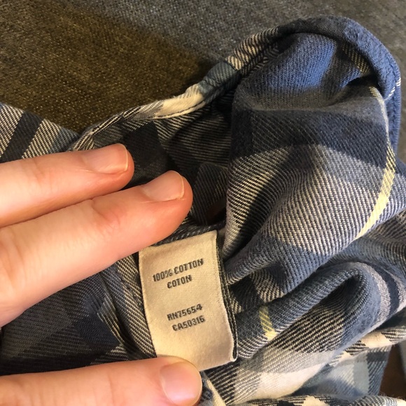 Blue plain Flannel Men’s Button-Up: Abercrombie and Fitch - Picture 8 of 8